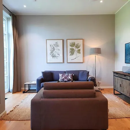 Getaway In East Frisia Elegant Lakeside Feriehus